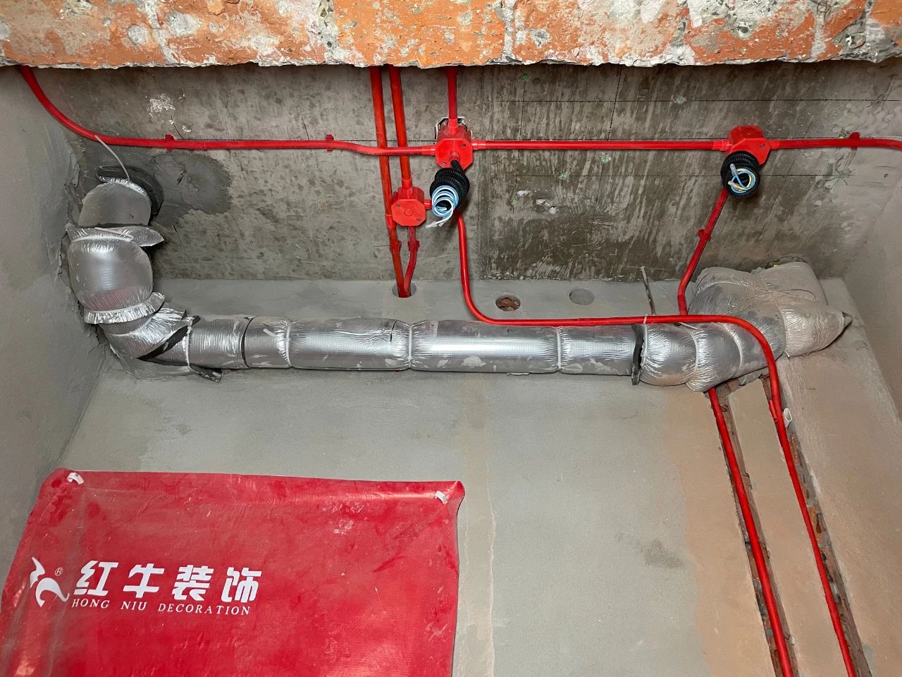 南京紅牛裝飾公司工地巡檢：這水電施工現(xiàn)場(chǎng)，您給打幾分？09